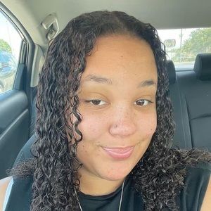 Meet your Posher, Jade